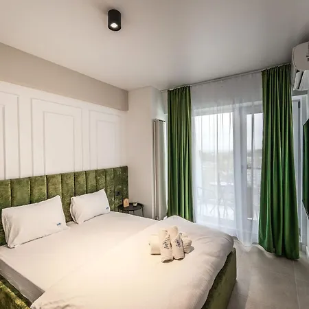 Bloomy In Odyssey Pools And Parking Apartamento