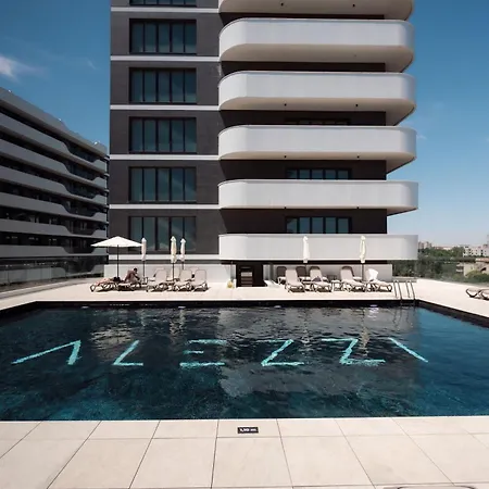Bloomy In Odyssey Pools And Parking Нэводари