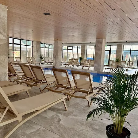 Bloomy In Odyssey Pools And Parking *